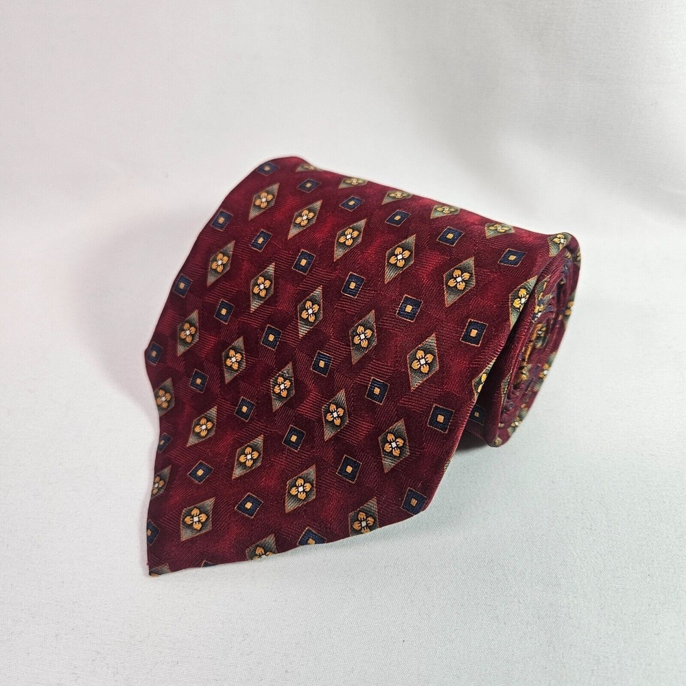 J.Z. Richards 100% Silk Hand Made in USA‎ Tie Geometric Red 4" x 60"